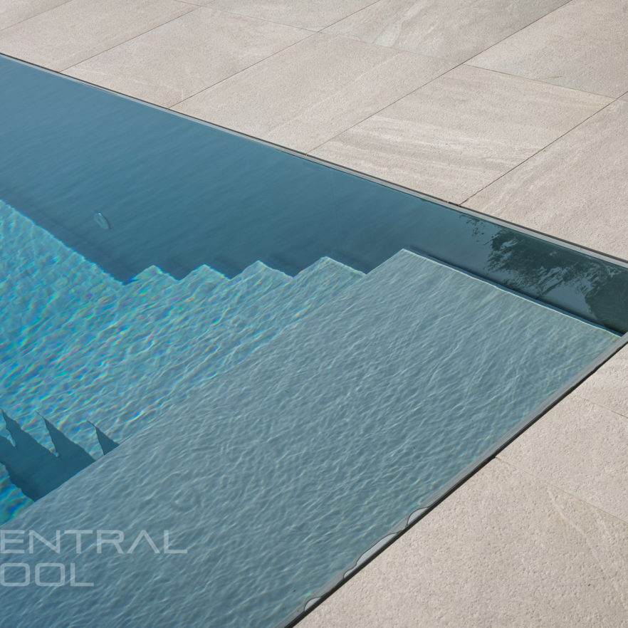 Level Deck vs Skimmer Swimming Pools – Which Is Right for Your Home?